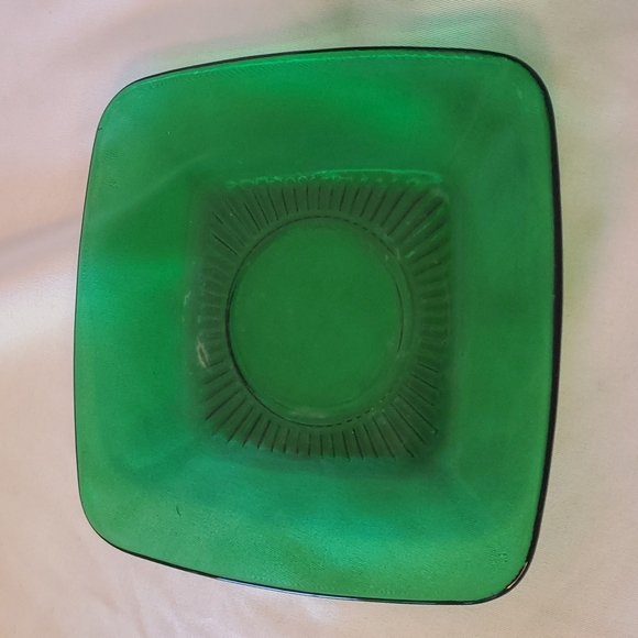 Set of 3 Anchor Hocking Cups & Saucers - Picture 4 of 7